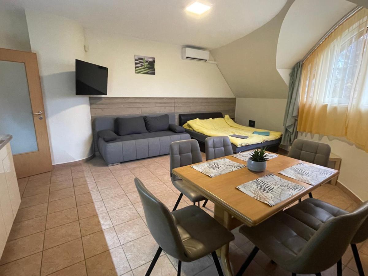 Kuenszler Apartmanhaz Zamárdi Zewnętrze zdjęcie